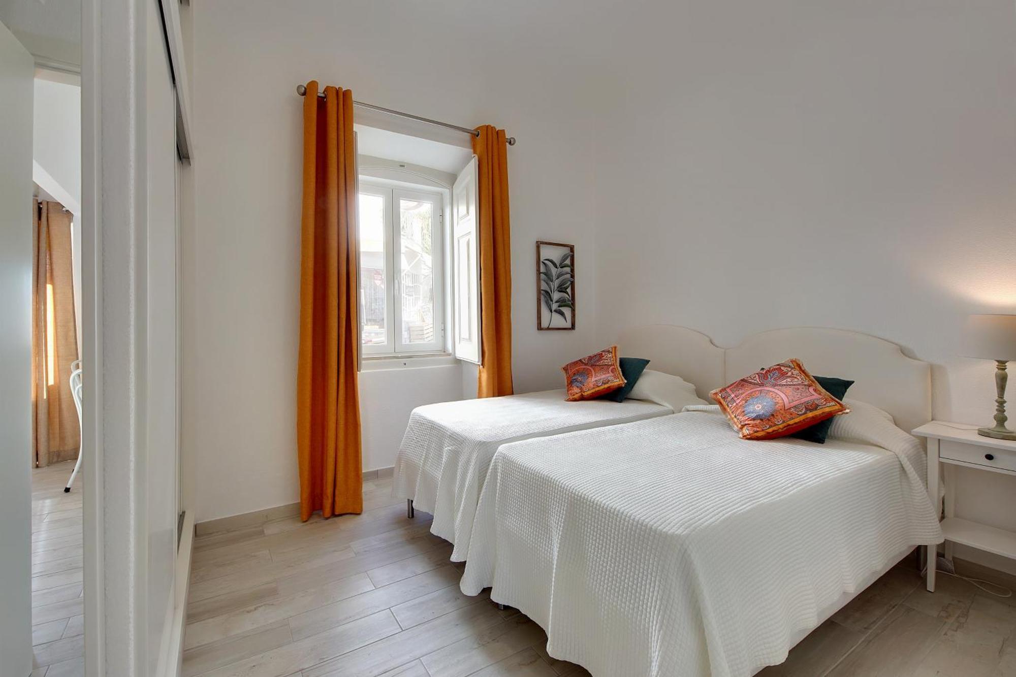Apartamentos Tucha Albufeira Luaran gambar