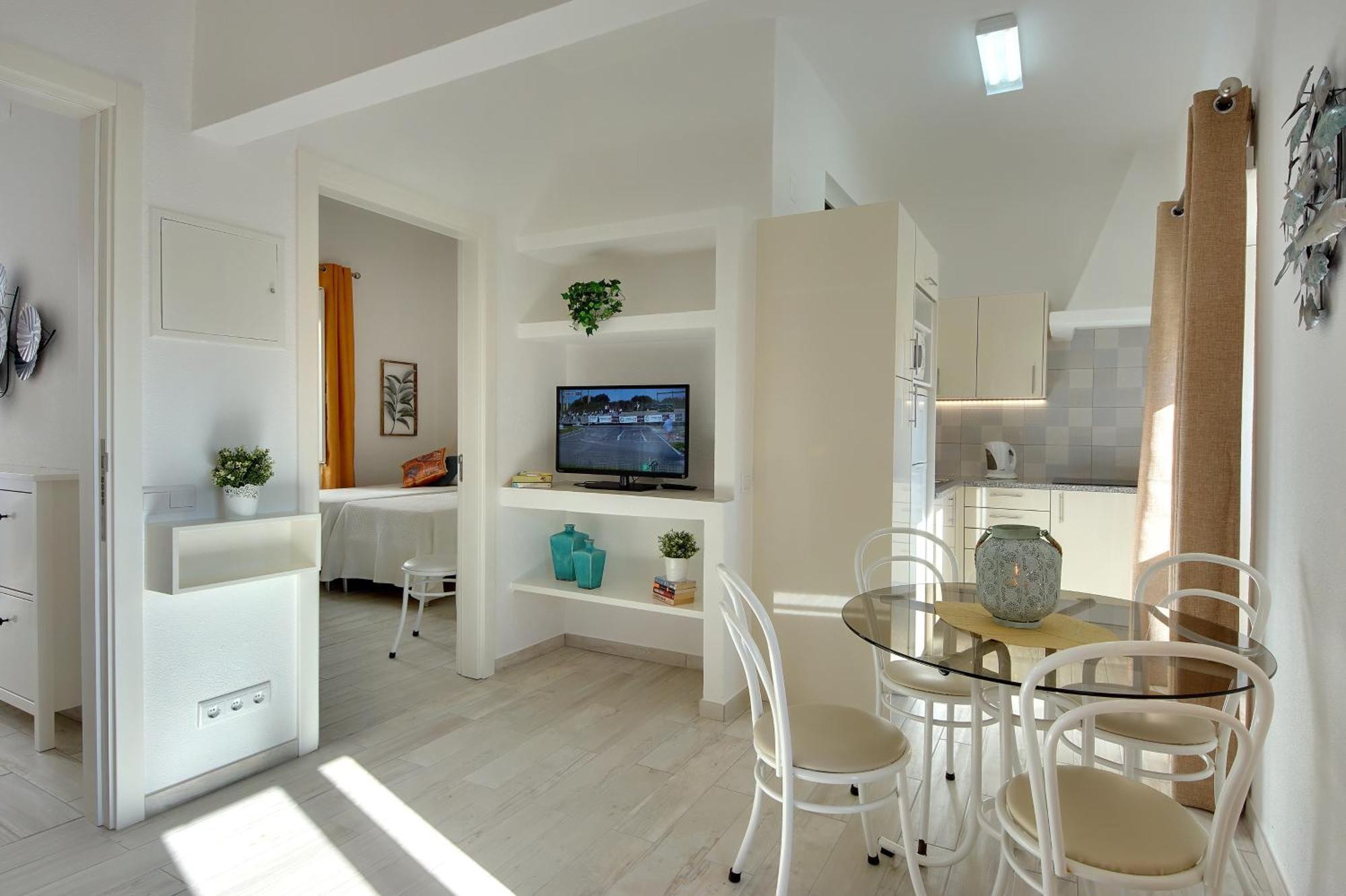 Apartamentos Tucha Albufeira Luaran gambar
